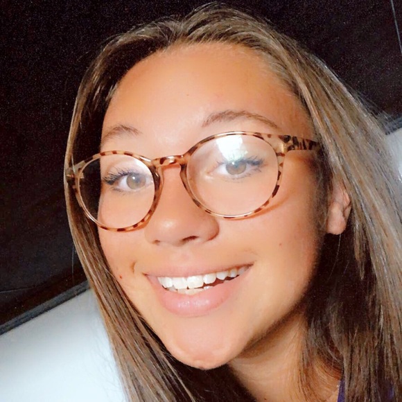 Meet your Posher, Sadie-lynn - Picture 1 of 1